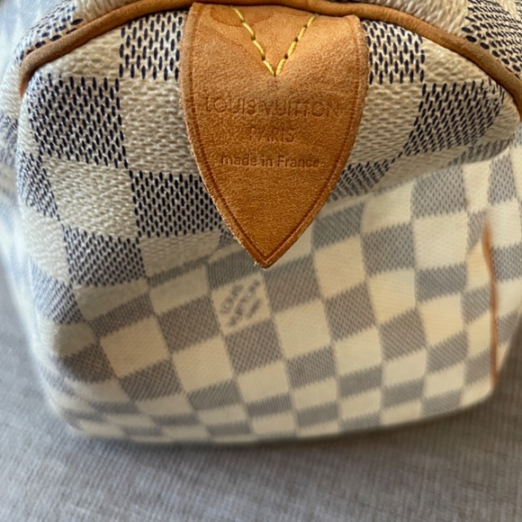 Louis Vuitton - Picture 7 of 7